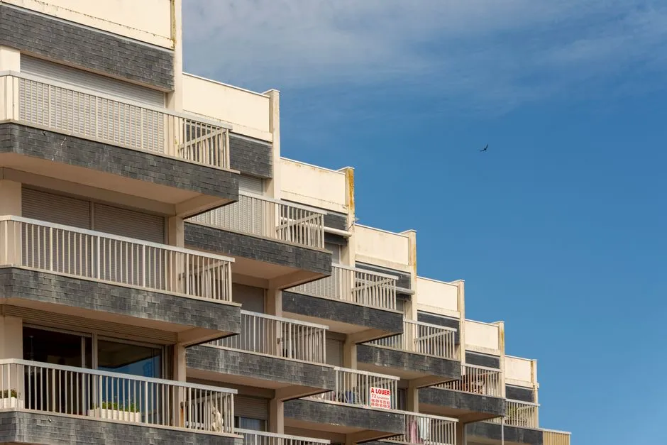 How to Write a Lease Agreement: Key Clauses Every Landlord Needs