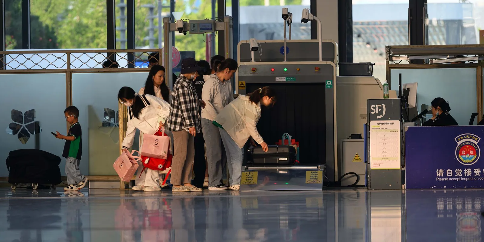 What Not to Pack in Carry-On: Prohibited Items and Pointless Weight